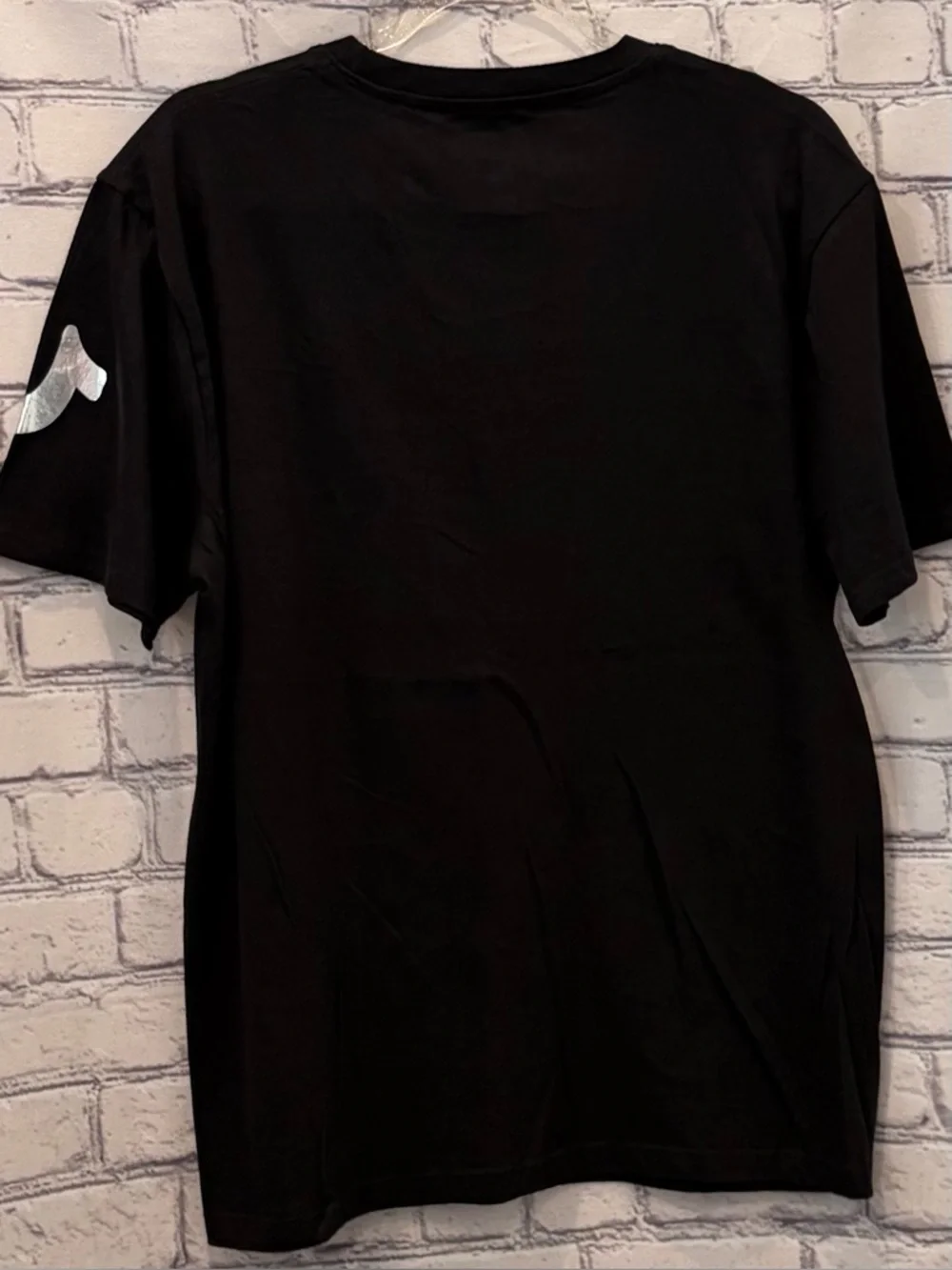 True Religion Size :L Black Short Sleeve Tee  Silver Foil Accent 100%  Cotton